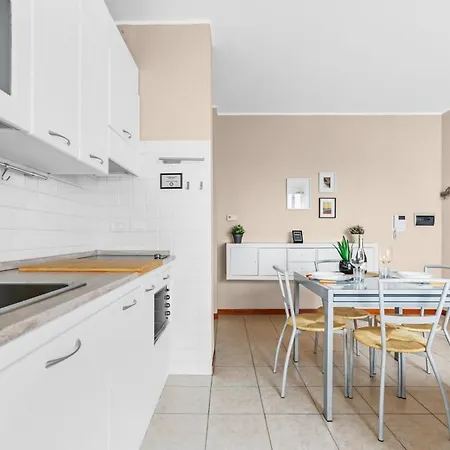 Pe19 - Bright & Modern With Park View - Mailand