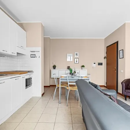 Pe19 - Bright & Modern With Park View - Mailand