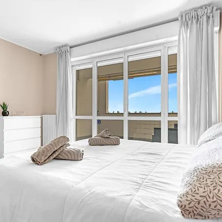 Pe19 - Bright & Modern With Park View - Apartment *