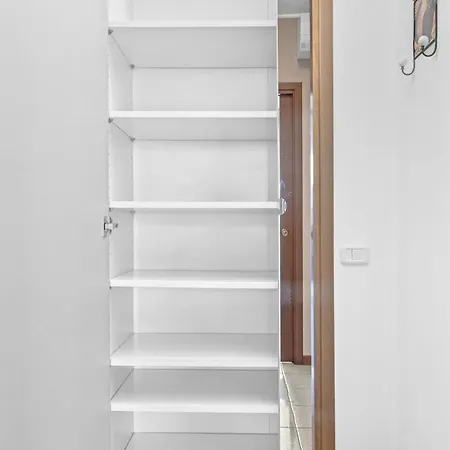 Pe19 - Bright & Modern With Park View - Apartment *